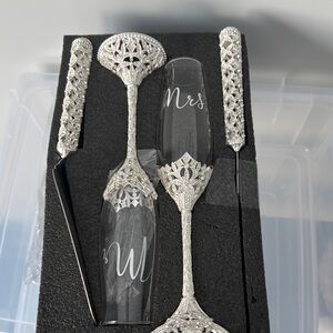 Elegant Silver Champagne Flute Set- Mr Mrs glasses